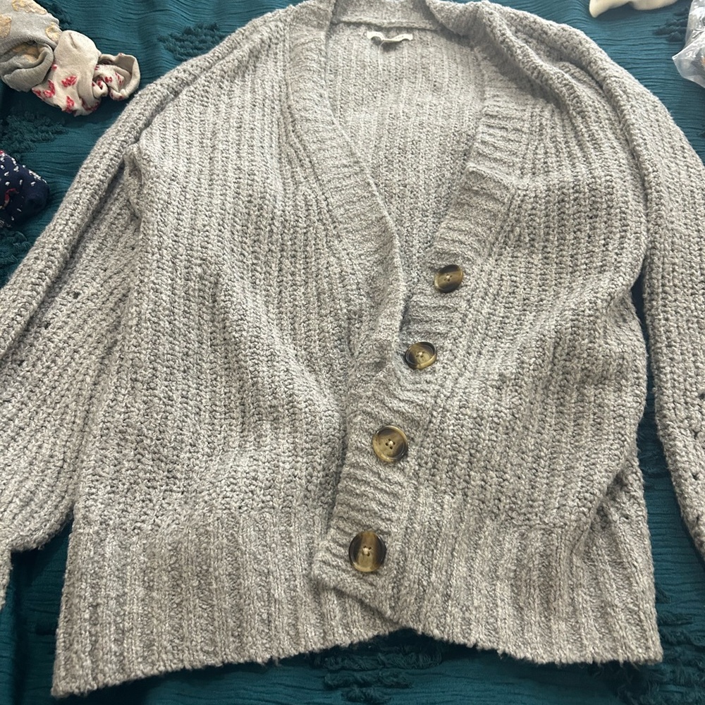 American Eagle Outfitters Cozy Chunky Knit Cardigan in Light Gray